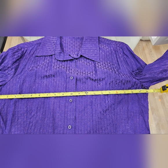 Carolina Herrera vintage button-down dress shirt - Picture 9 of 10